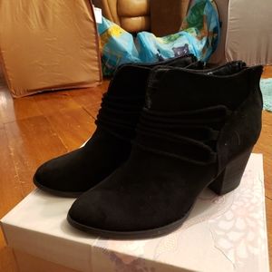 Very G. Booties. Size 8.5.